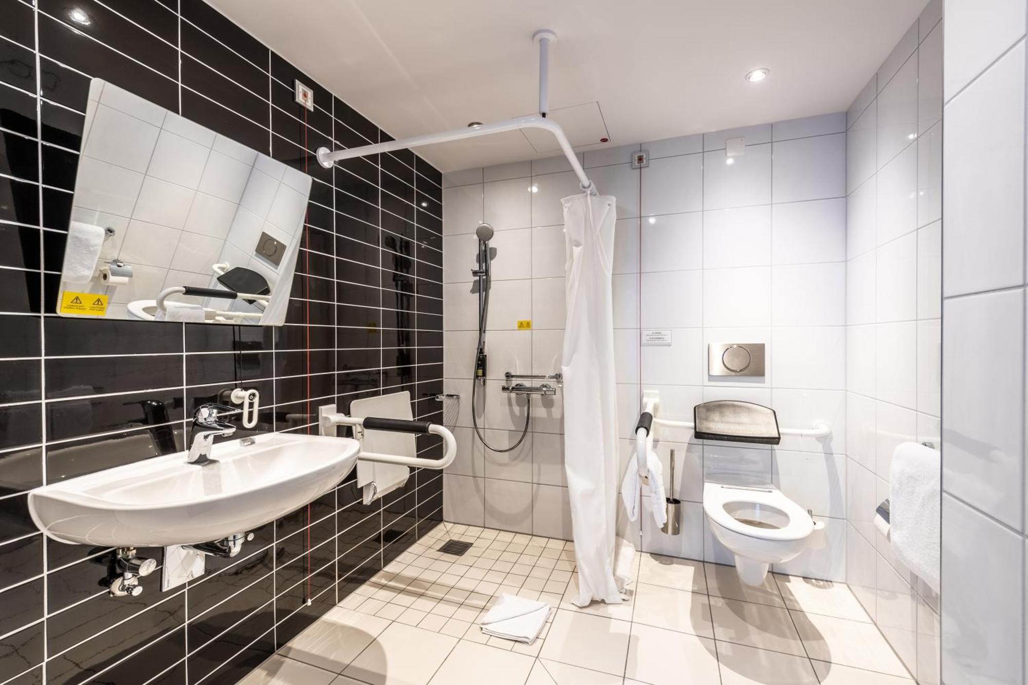Premier Inn Duesseldorf City Centre Eksteriør bilde